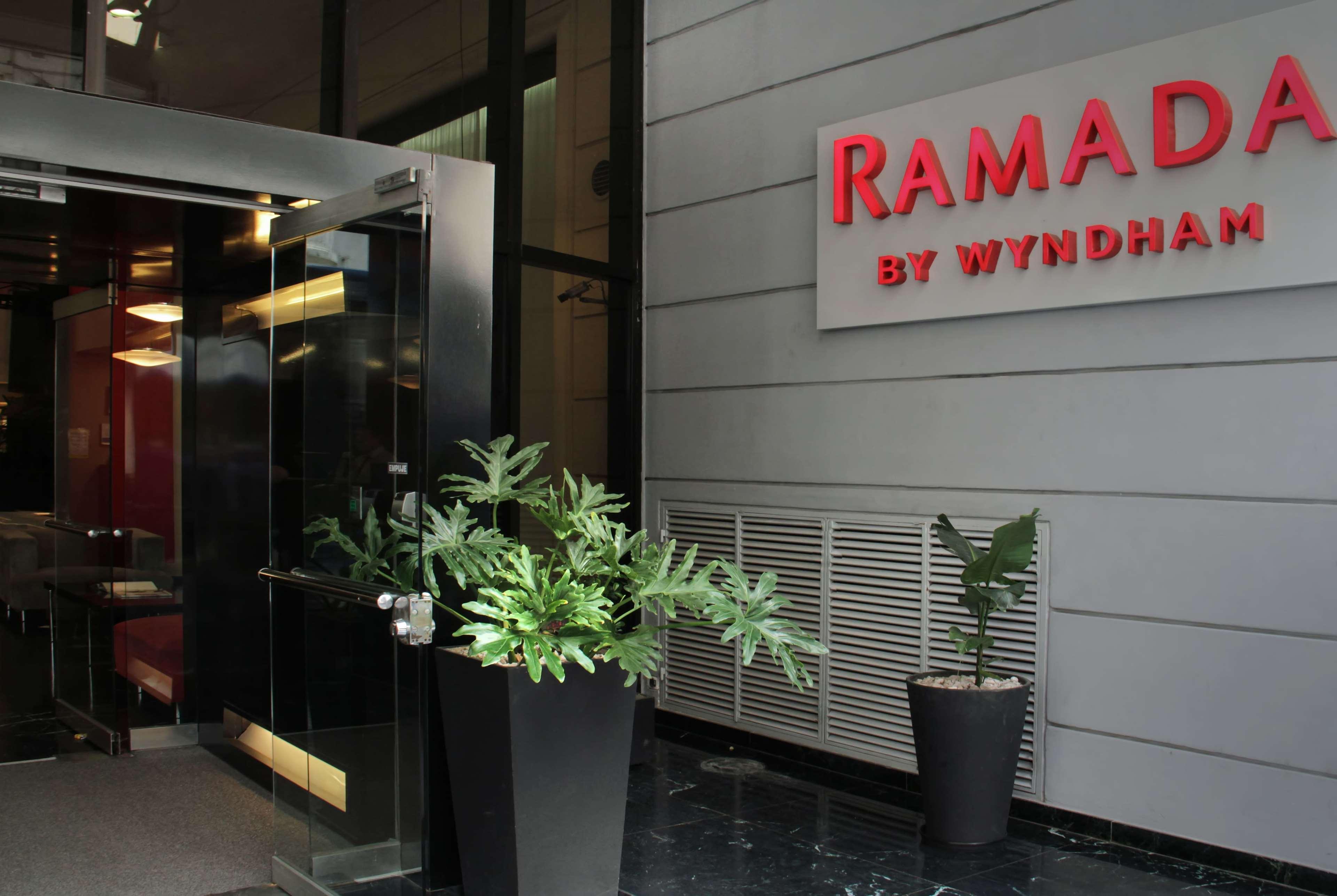 Ramada By Wyndham Buenos Aires Centro Bed and Breakfast Buitenkant foto