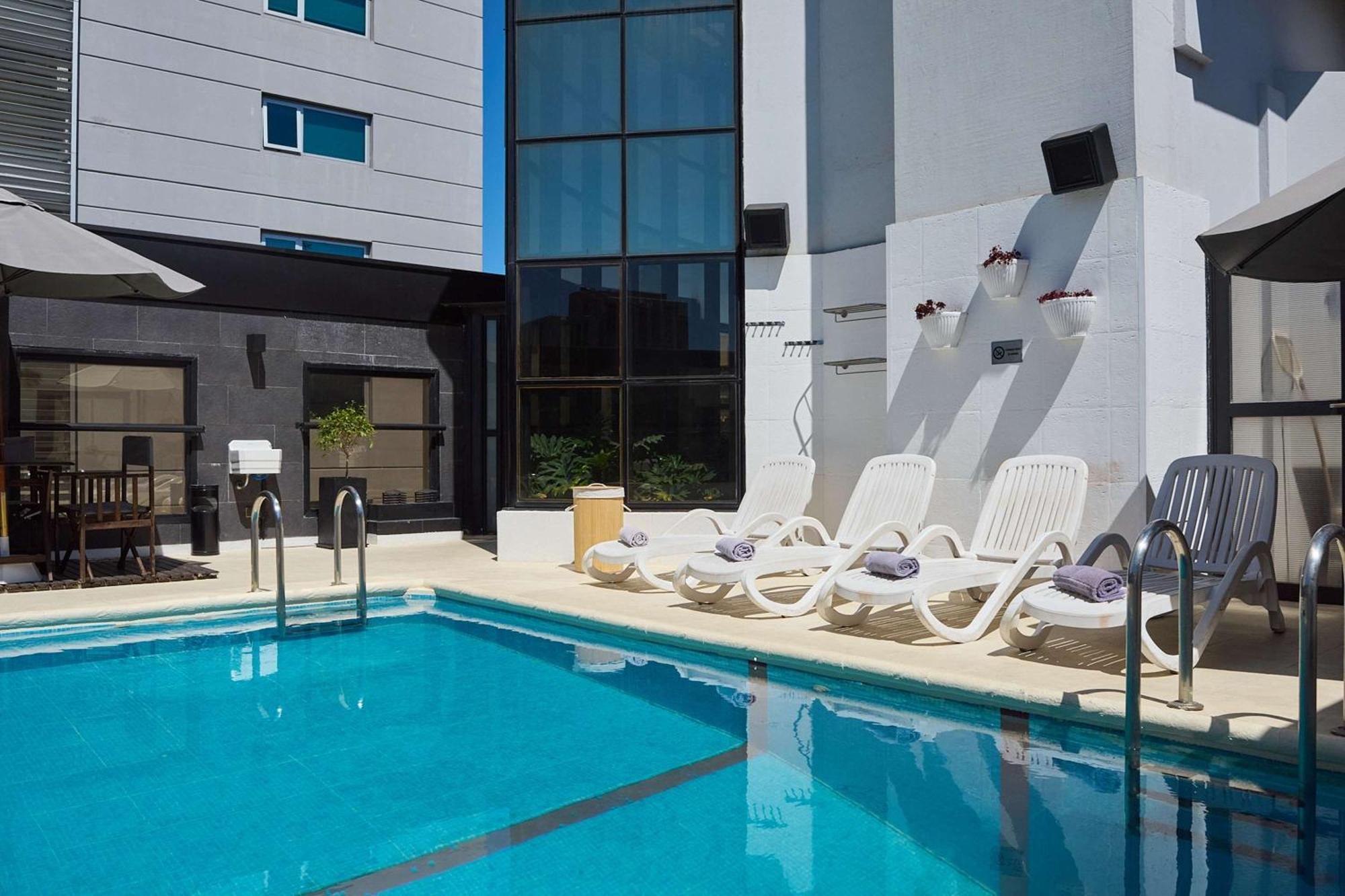 Ramada By Wyndham Buenos Aires Centro Bed and Breakfast Buitenkant foto