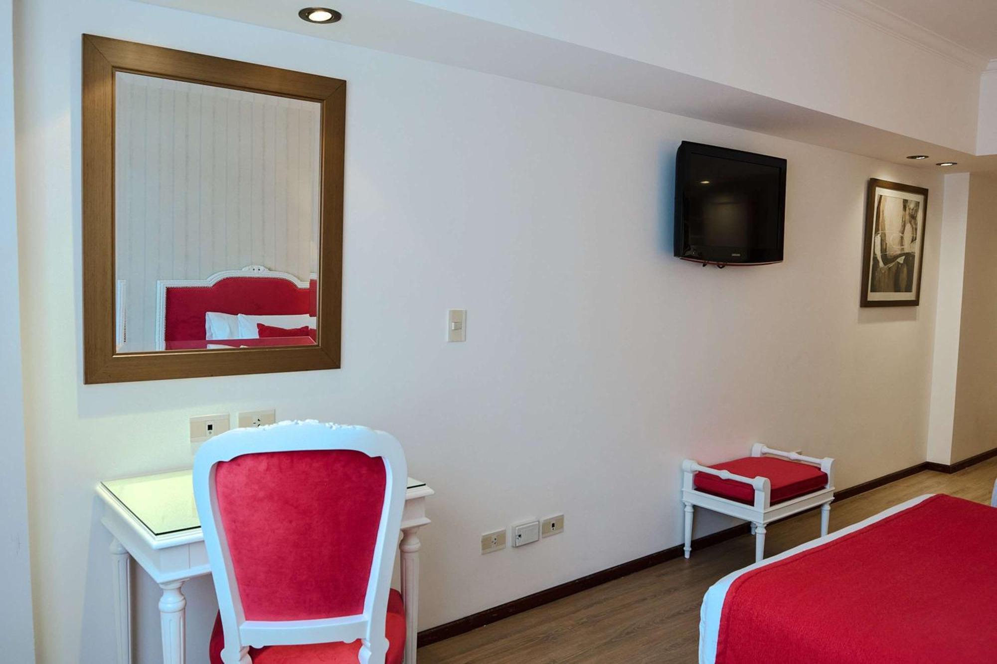 Ramada By Wyndham Buenos Aires Centro Bed and Breakfast Buitenkant foto