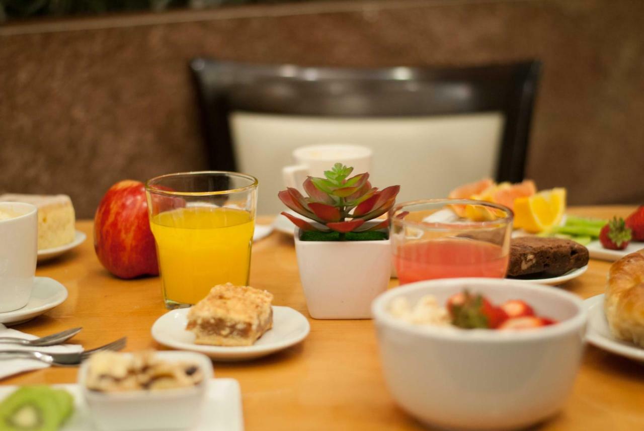 Ramada By Wyndham Buenos Aires Centro Bed and Breakfast Buitenkant foto